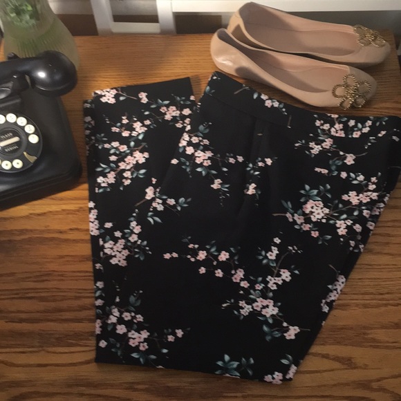 Zara Basics Floral Cropped Trousers - Picture 3 of 3